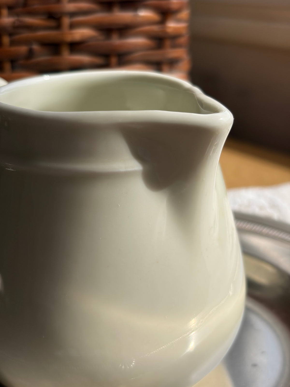 Pillivuyt米白色陶瓷牛奶壺
