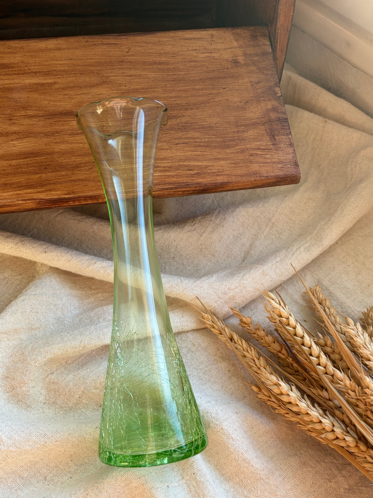 淺綠色波浪邊裂紋玻璃花器