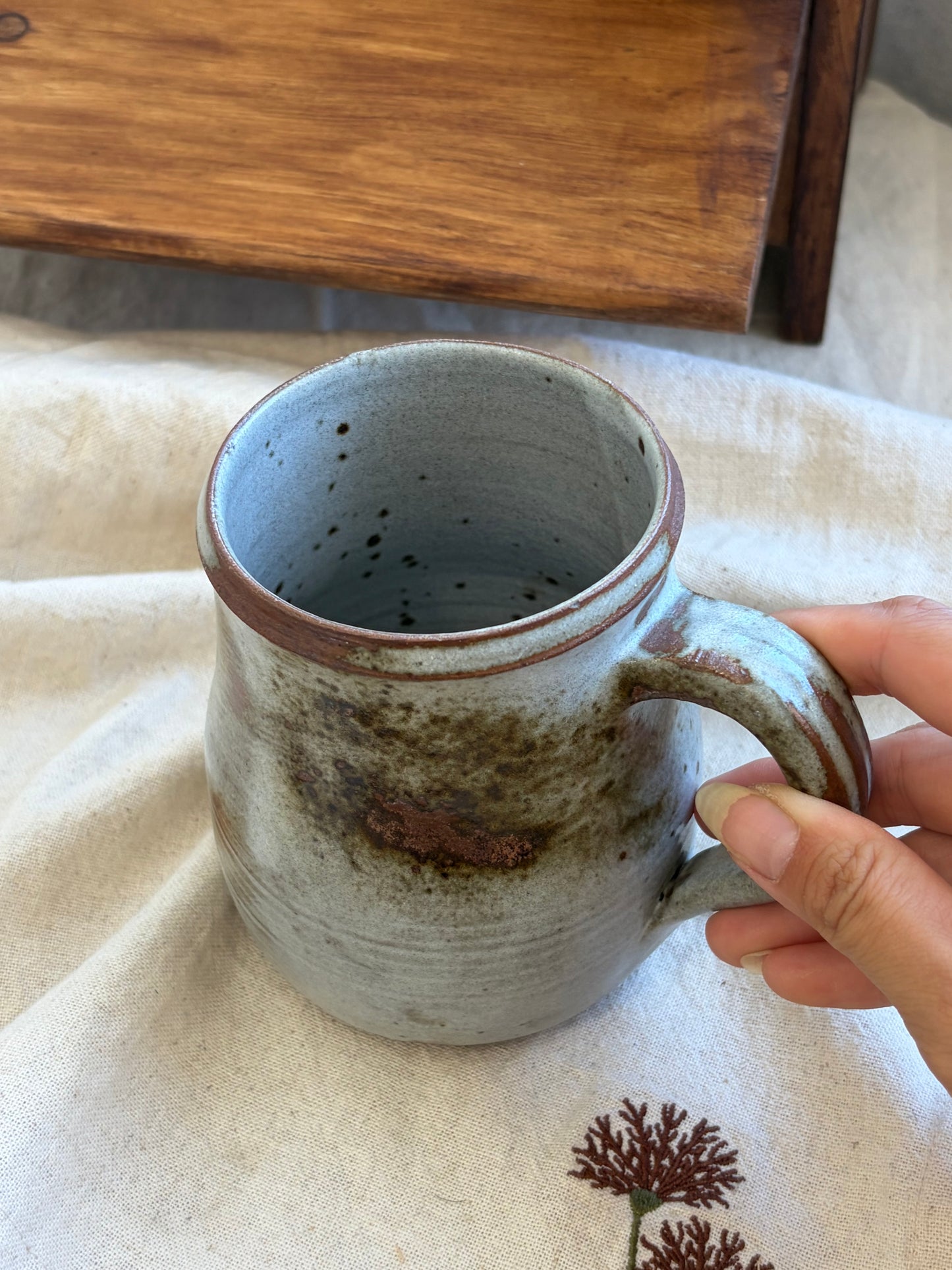 做舊感灰藍色單耳陶杯