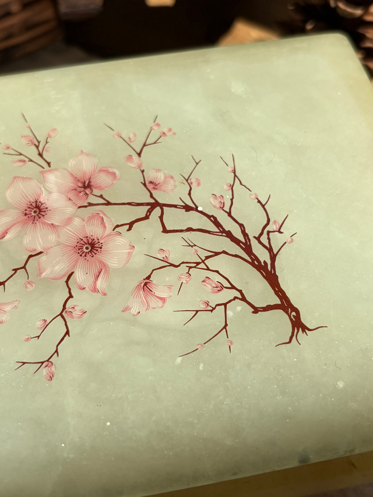 青玉色梅花圖玉石珠寶盒