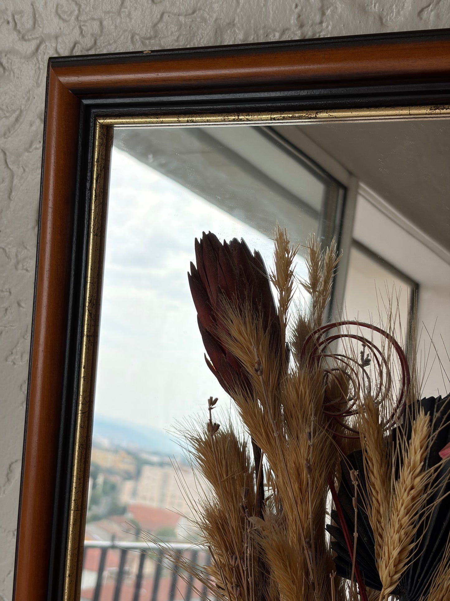 半花瓶木框大型掛鏡