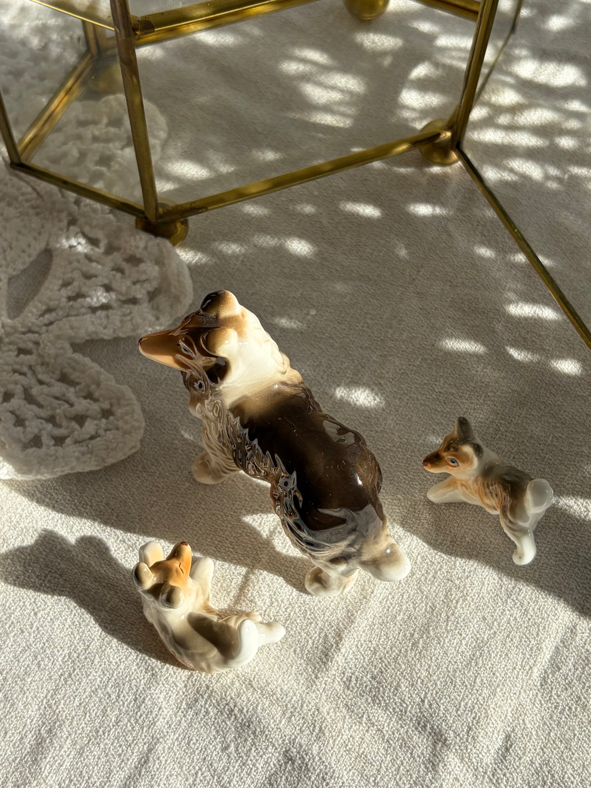 手工上色牧羊犬瓷偶